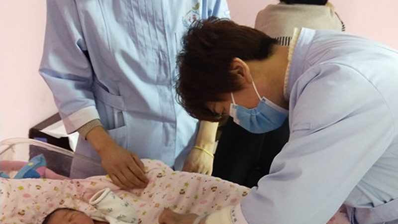 白班育儿嫂半天班费用：揭秘育儿嫂服务的成本构成